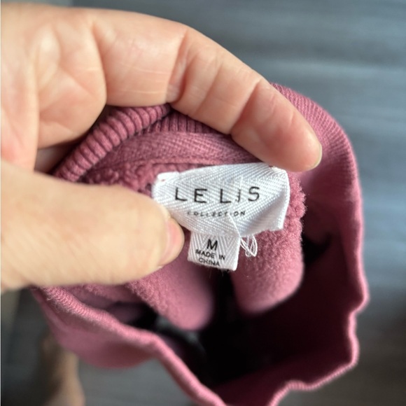 * Le Lis “Sporty” crewneck size M - Picture 4 of 5